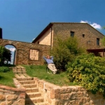 Image for episode "Yorkshire Dales v Lunigiana, Italy" from Consumer programme "A Place in the Sun: Home or Away"