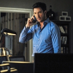 Image for episode "Power of Persuasion" from Drama programme "Hostages"