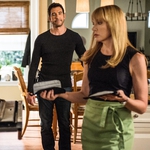 Image for episode "2:45 PM" from Drama programme "Hostages"